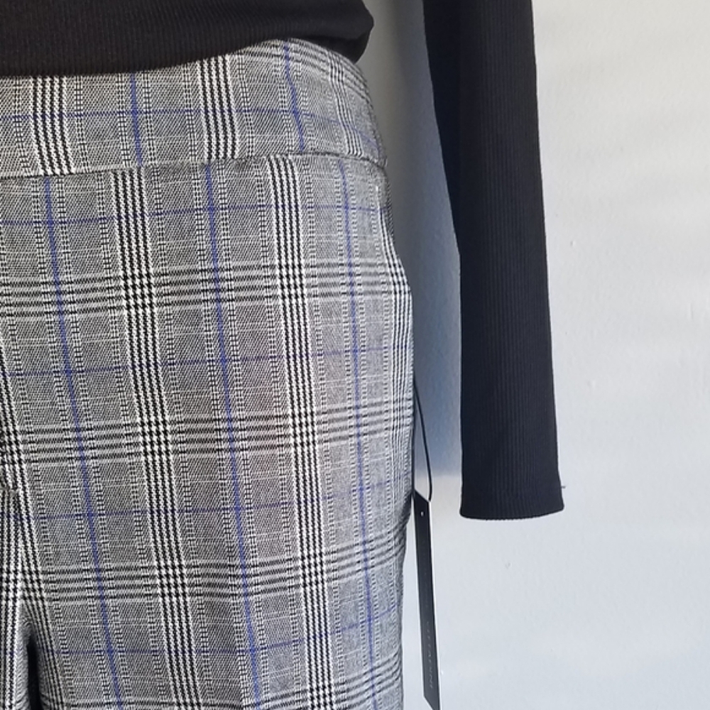 Adrienne Vittadini Plaid Straight Pant - Picture 4 of 9
